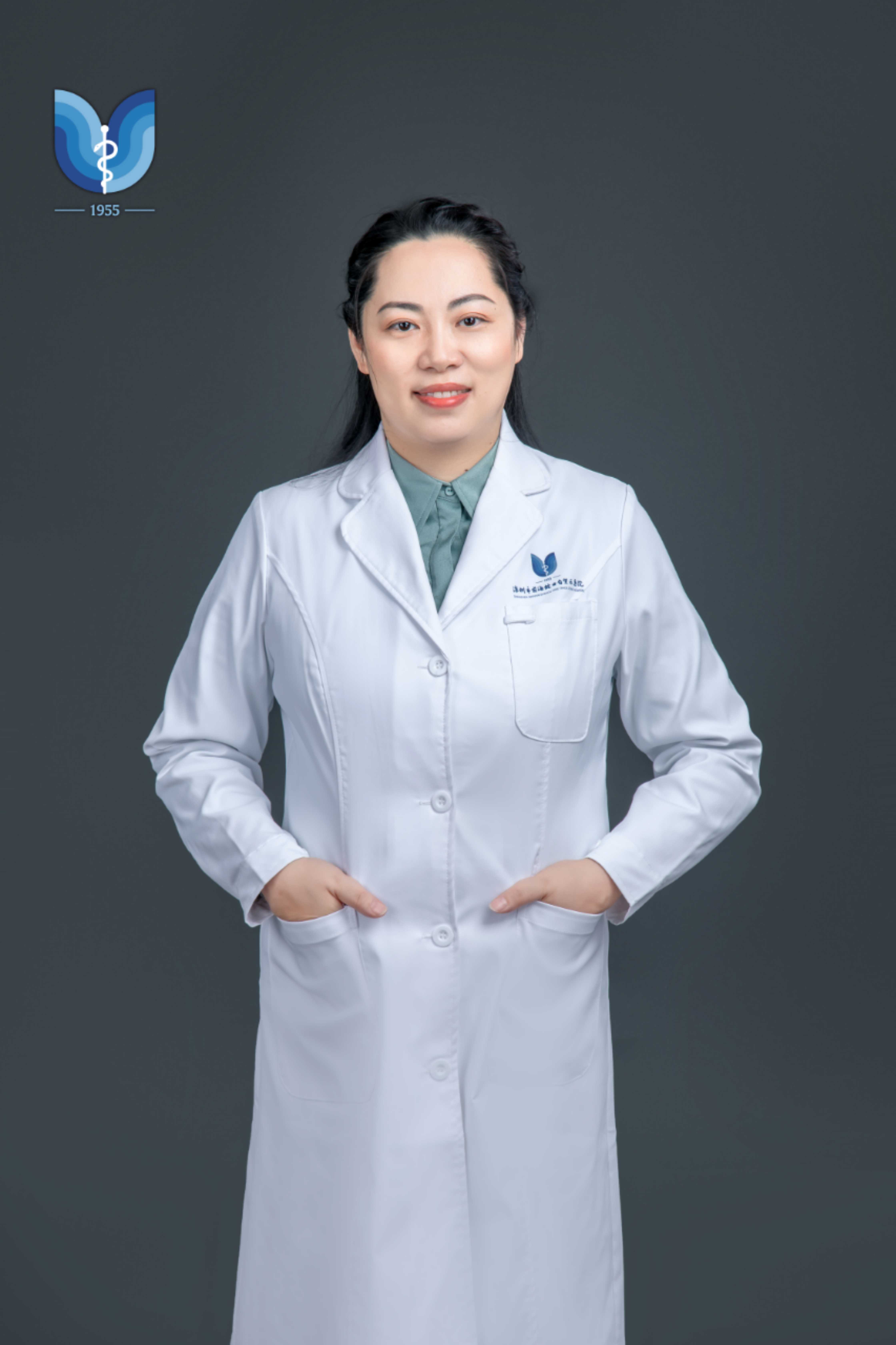 李华